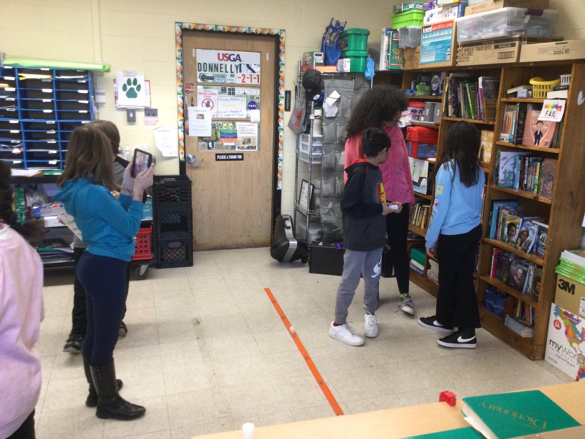 MrDPitt's tweet image. Newton’s Laws of Motion assessment? Not a test. Ss must create videos that describe and demonstrate the 3Laws. 8 years and counting. #PerformanceAssessment @CarlyntonSchool @Carnegie15106