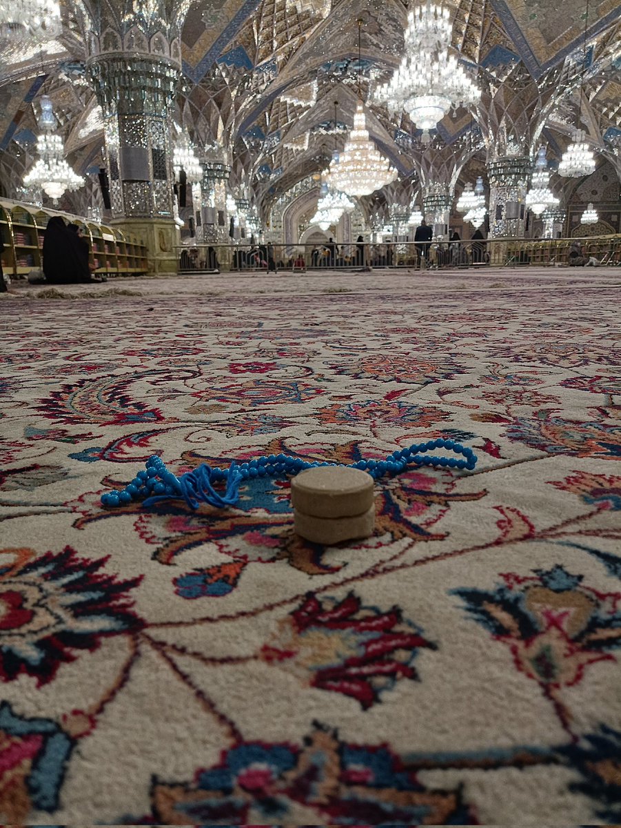 banoo_m_n's tweet photo. سلام، صبح بخیر🌺
اول صبحی اومدم رواق امام خمینی، برا مجردای تایم لاین دورکعت نماز خوندم، ان شالله تا اخر سال بخت همه تون باز میشه و خوشبخت میشین😊
#عید_امید https://t.co/3wvzo7xS20