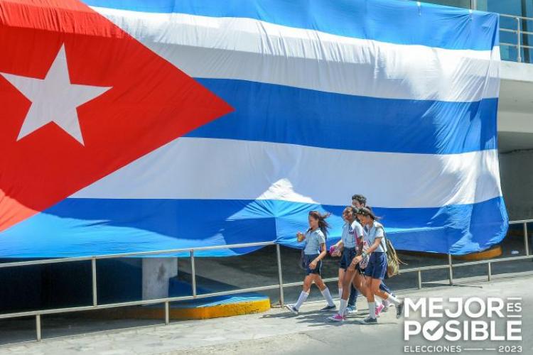 El 26 de marzo estaremos refrendando una decisión trascendente para nuestra supervivencia y será una jornada más de nuestro justo combate por preservar la libertad, la soberanía y el proyecto socialista para seguir adelante sin esclavitud y sin amos.
#CubaVotaUnida