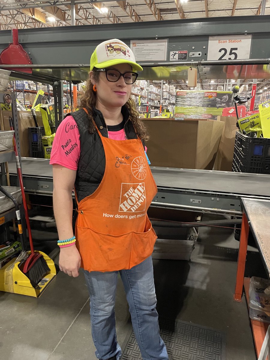MFranco8617's tweet photo. ⁦@KC_8617⁩ ⁦@StephFerrellTHD⁩ ⁦@TCampHD⁩ ⁦@AlynBowman⁩ Spirit Week at RLC 8617 Phoenix Tie Dye/ Neon Colors Day” associates celebrating 🎉🥳our success share 💰💵and participating, thank you 😊 💯👏🏼👏🏼👏🏼 https://t.co/McNtCdnI7H