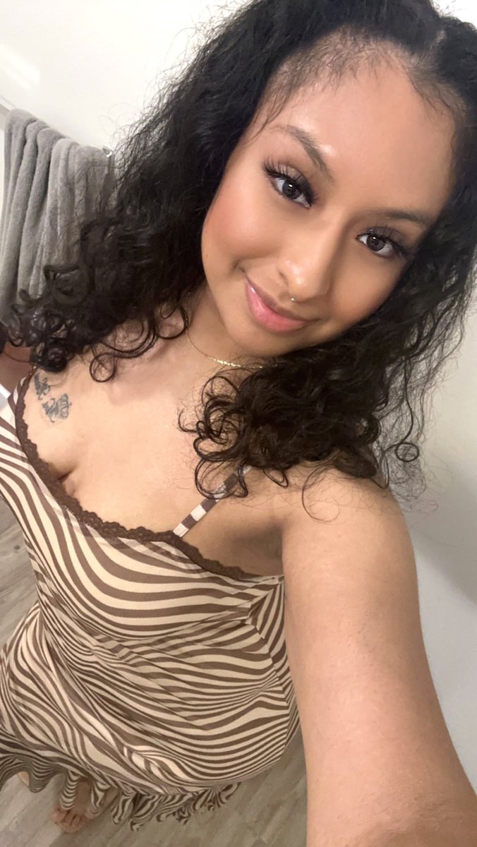 Rebelchickstar's tweet photo. Ms. Fine 😘 https://t.co/s7W8itl4k3