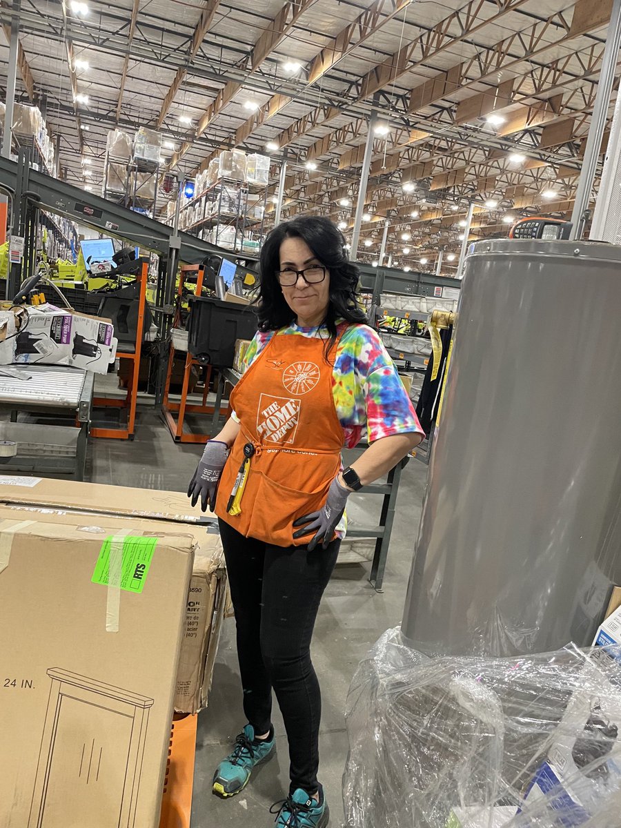 MFranco8617's tweet photo. ⁦@KC_8617⁩ ⁦@StephFerrellTHD⁩ ⁦@TCampHD⁩ ⁦@AlynBowman⁩ Spirit Week at RLC 8617 Phoenix Tie Dye/ Neon Colors Day” associates celebrating 🎉🥳our success share 💰💵and participating, thank you 😊 💯👏🏼👏🏼👏🏼 https://t.co/McNtCdnI7H