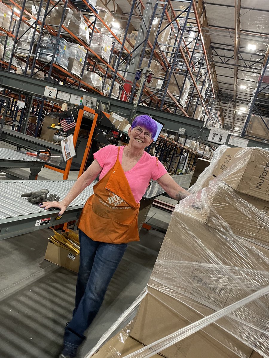 ⁦<a href="/KC_8617/">Kelly Clark</a>⁩ ⁦<a href="/StephFerrellTHD/">Stephanie Ferrell</a>⁩ ⁦<a href="/TCampHD/">Troy Campbell</a>⁩ ⁦<a href="/AlynBowman/">Alyn Bowman</a>⁩ Spirit Week at RLC 8617 Phoenix Tie Dye/ Neon Colors Day” associates celebrating 🎉🥳our success share 💰💵and participating, thank you 😊 💯👏🏼👏🏼👏🏼