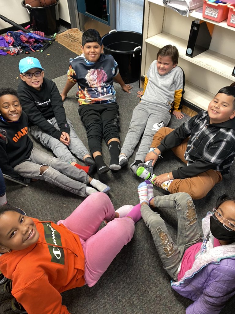vvusdbethune's tweet photo. Our Wildcats rocked their socks for #worlddownsyndromeday 💙💛! #leanonme #leanonawildcat🐯 https://t.co/O3ZWjDP91X