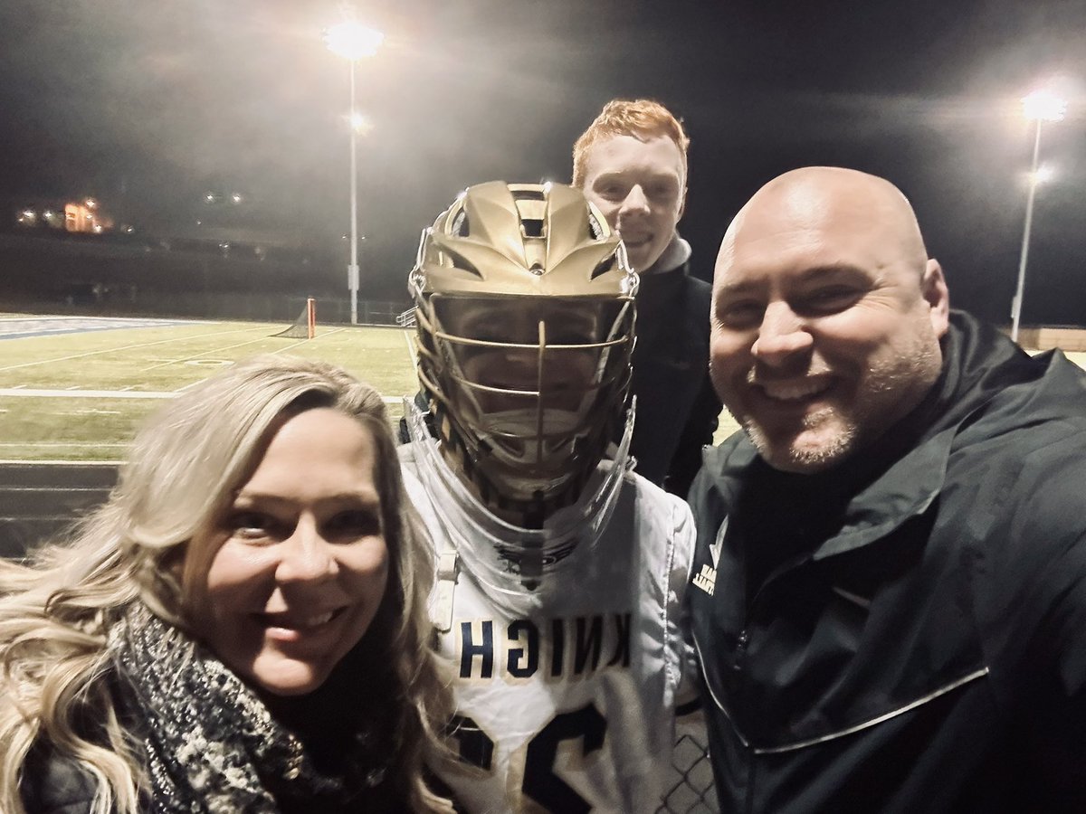 hburns_burns's tweet photo. Hoban wins home opener 17-5 against Canfield. Couldn’t be prouder of my player of the game @Gabeburns_22
can’t wait to see those stats!!!! ⚔️⚔️
#burnsie https://t.co/kqguDUbWJv