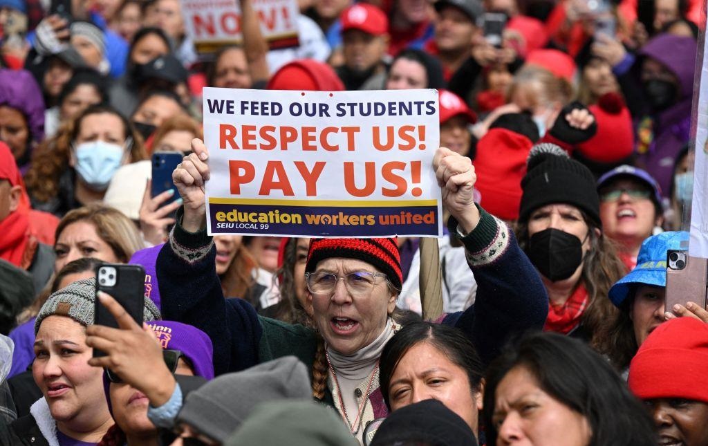 tysnetwork's tweet photo. At 4:30 a.m. on Tuesday, March 21, time officially ran out for the Los Angeles Unified School District to reach a labor contract agreement and avert a long-looming and heavily dreaded three-day strike. https://t.co/Khk7H9Bt4B