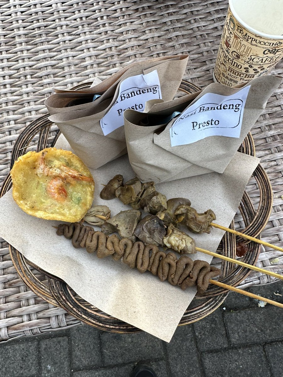 Sarapan sik cah, ben kuat sambate.