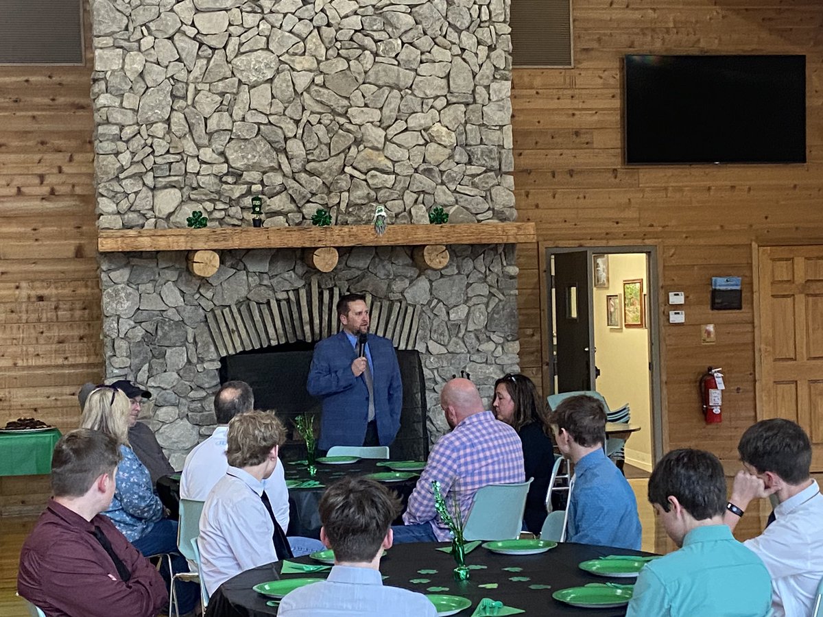 What a speech by 2010 alum Justin Beck!   
“Don’t waste an opportunity to thank somebody.”
“Defy all odds!”
“Surrender the outcome. The season is fun because of the process.”
“Winning isn’t a right and it certainly isn’t easy.”
“Be where your feet are and thrive in that moment.”