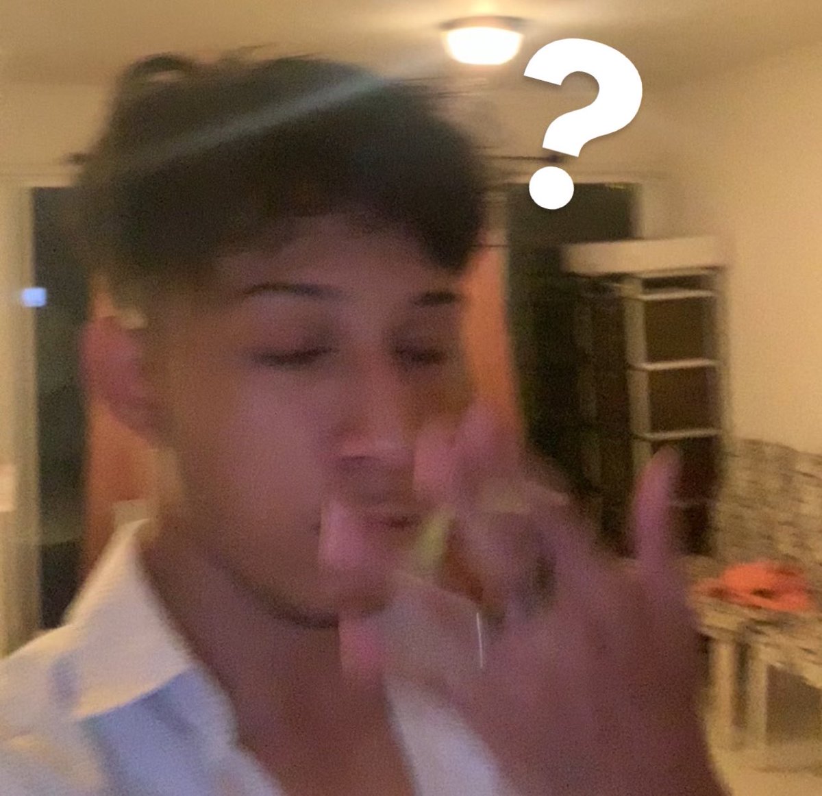 Albertoav__'s tweet photo. Mi cara cuándo: me dijeron que tengo “energía sanadora” y que por eso atraigo a mujeres rotas o con problemas emocionales. (No soy centro de rehabilitación) https://t.co/C7OObl1ZiL