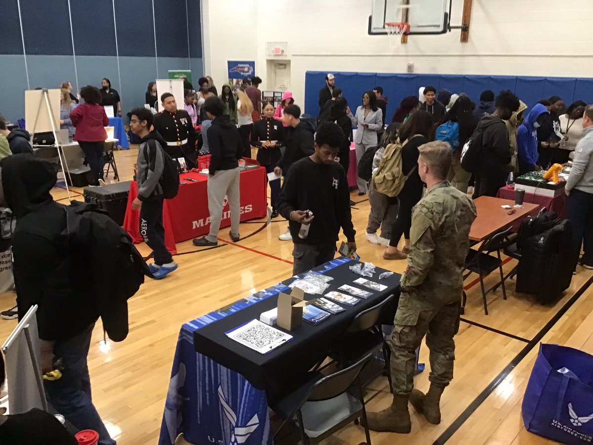MEPhillipsHS's tweet photo. 👀Wow! Career Fair! Kudos to Mr. Henderson for orchestrating this outstanding opportunity for our students. Thanks to our #PhillipsPhamily at @BLC_Landscaping @HabitatWake @raleighparks @FoodLion @TOC_Safety @wakeworks @NDMS__Raleigh @USNavy @SCMGNews @USMC @KeenBeautyCo https://t.co/96HRJ4jOQg