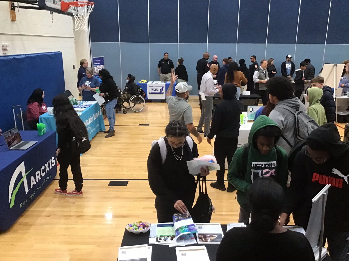 MEPhillipsHS's tweet photo. 👀Wow! Career Fair! Kudos to Mr. Henderson for orchestrating this outstanding opportunity for our students. Thanks to our #PhillipsPhamily at @BLC_Landscaping @HabitatWake @raleighparks @FoodLion @TOC_Safety @wakeworks @NDMS__Raleigh @USNavy @SCMGNews @USMC @KeenBeautyCo https://t.co/96HRJ4jOQg
