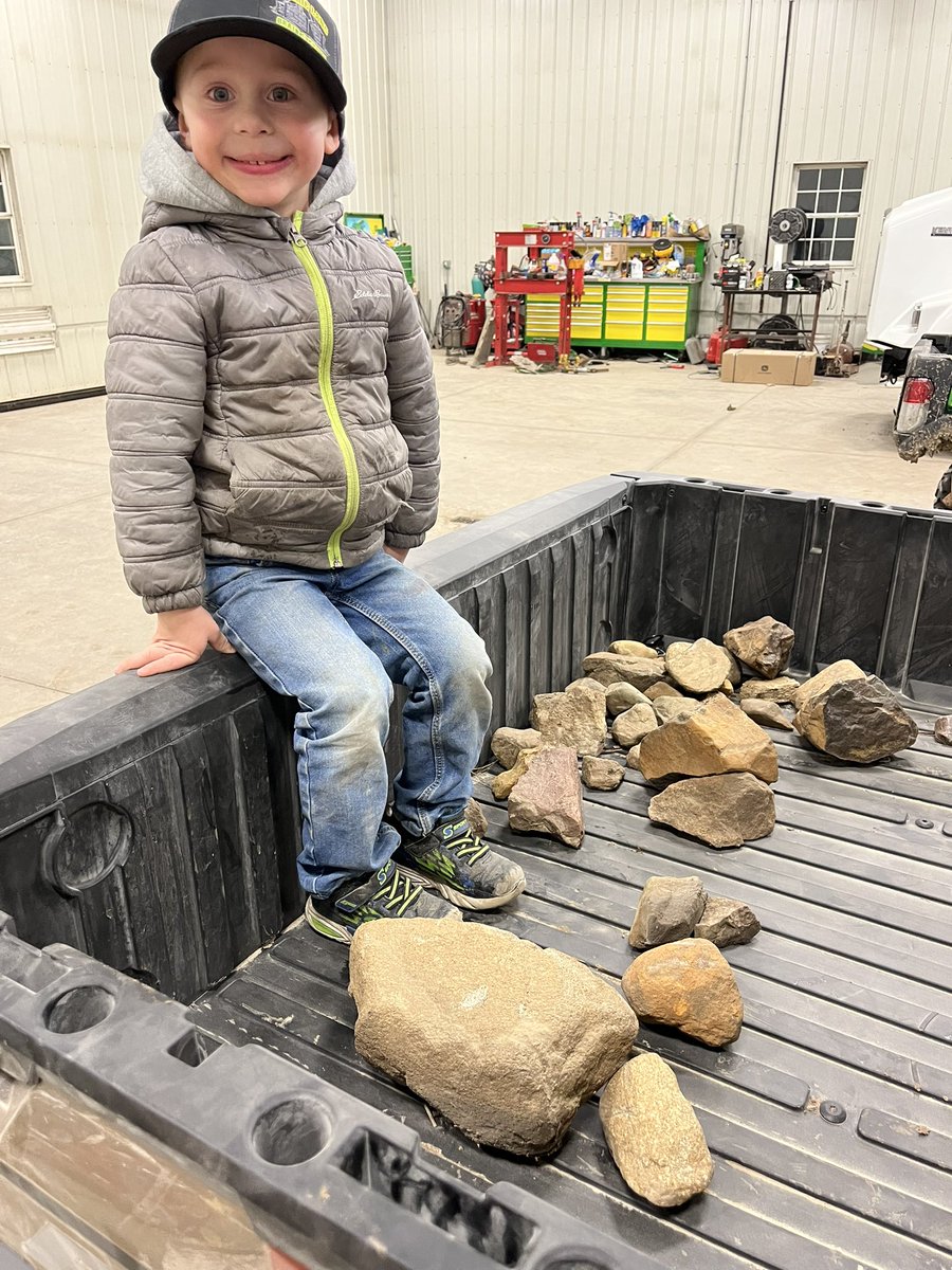 K84IAST8's tweet photo. Hunters kids pick sheds…Farmers kids pick rock… #ItsInHisDNA #HeCantHelpIt #FarmKid #BornWithIt https://t.co/dyPDO5THeb