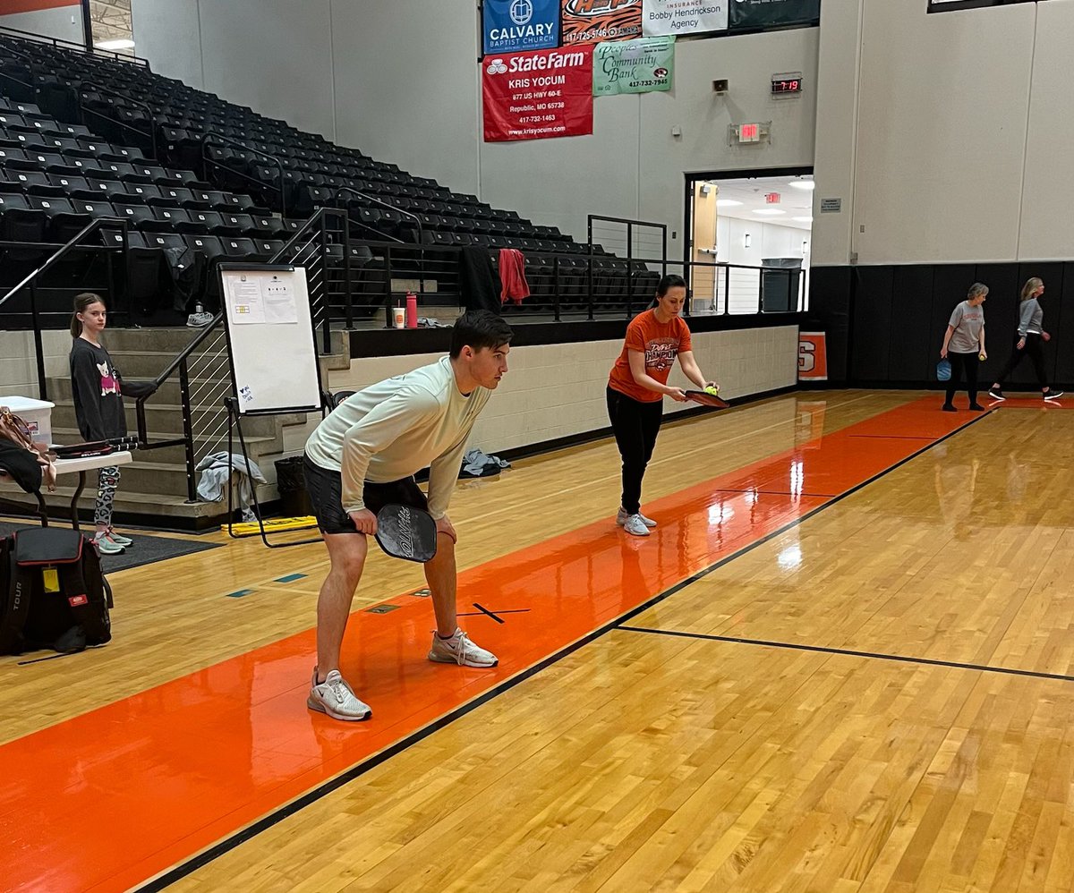 nancygleonard14's tweet photo. So much fun playing pickleball with our favorite people! Republic School District staff and families of course! Next chance to try it out is Thursday, 3/23, RHS gym 6-8 pm. Come out and play! #RepMOwellness #pickleballforfun @RepublicSchools https://t.co/UHmMuJC17F