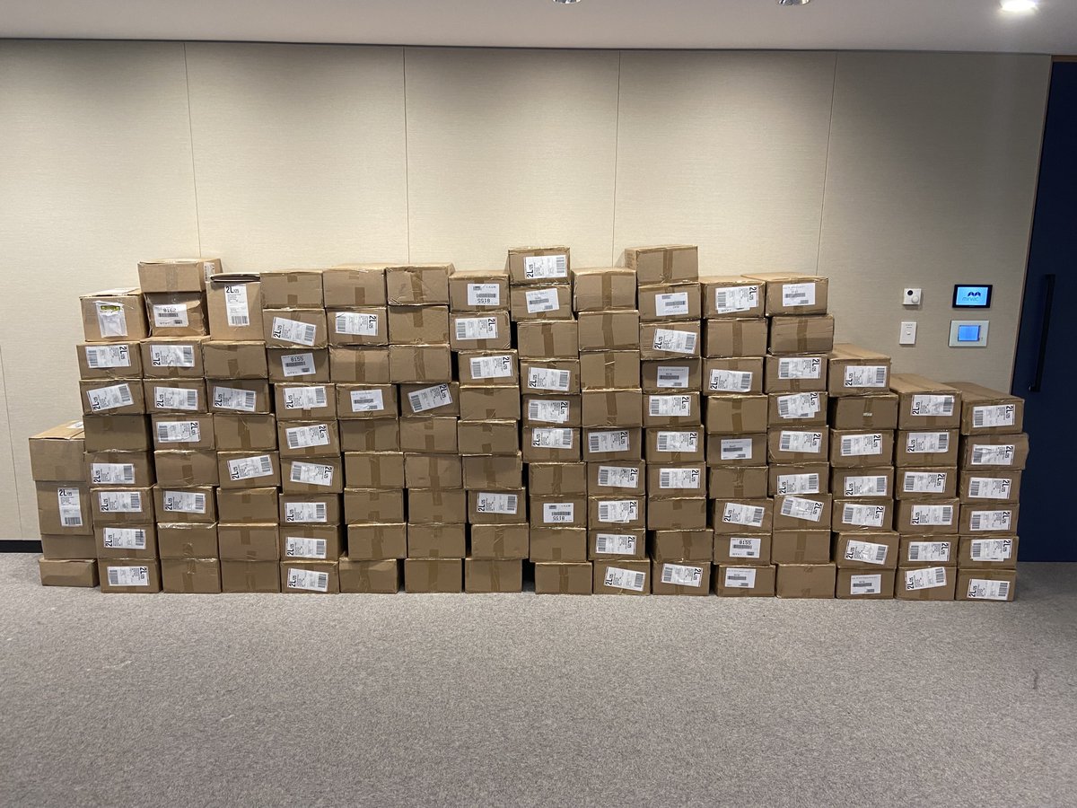 And just like that! #5000books are being sent to 625 schools across Australia. The <a href="/Mirvac/">Mirvac</a> crew are busy packing all the books and getting them ready to dispatch through <a href="/auspost/">Australia Post</a> tomorrow. Too deadly!