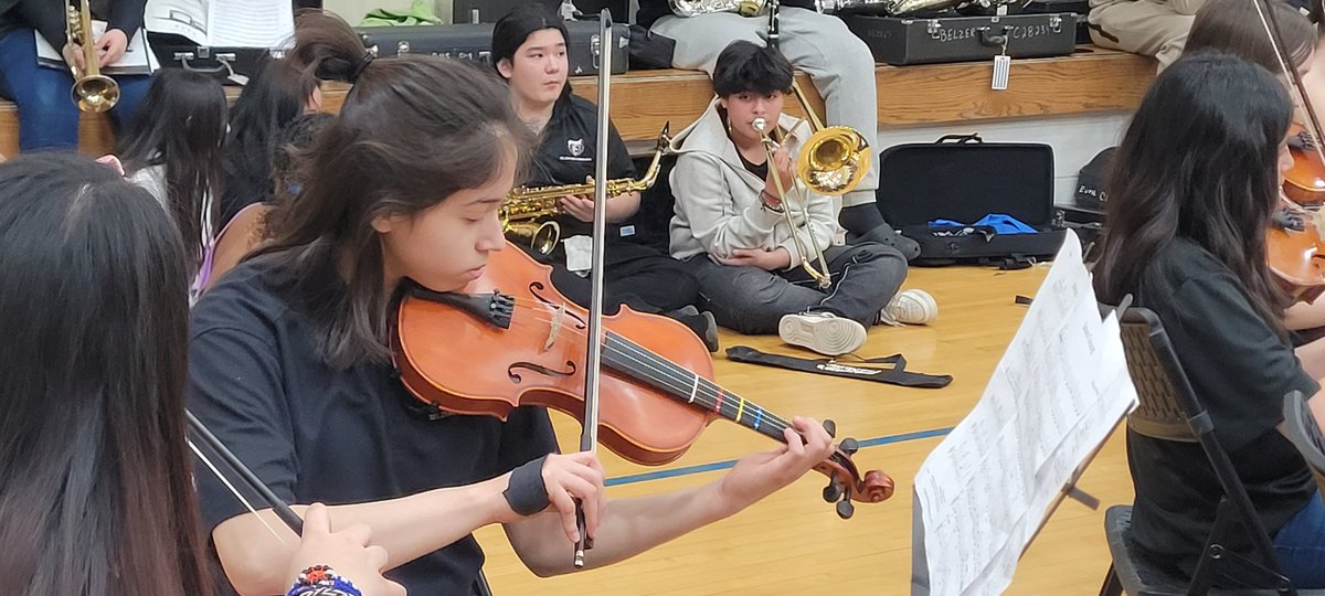 BelzerPA's tweet photo. BMS PA went on tour! 2 days, 3 groups,  6 elementary schools and a whole lot of talent. Over 1,300 5th and 6th graders listened and learned about the amazing opportunities that await them in LT's award winning bands, choirs, and orchestras! https://t.co/29JxV62RDr