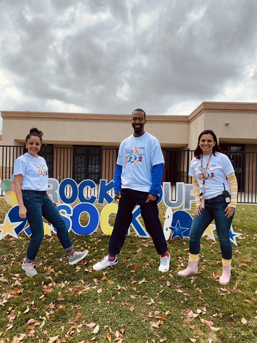 vvusdbethune's tweet photo. A huge thank you the Ayub family for providing every staff member here at Bethune shirts to promote acceptance and inclusion for World Down Syndrome Day! 💙💛 We are so grateful to have you our community! 🐯✨ #leanonme #leanonawildcat🐯 #worlddownsyndromeday https://t.co/IhZQGJa6bH