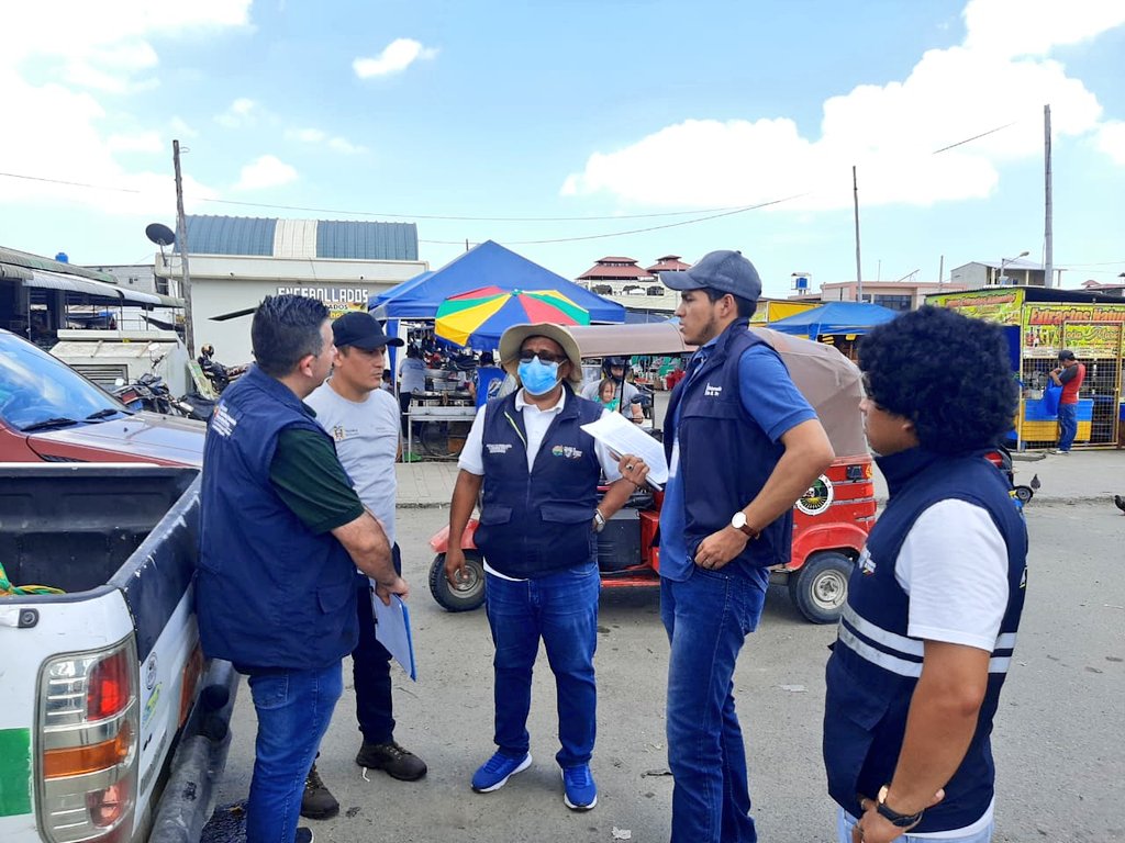 #ElOro | Operativo interinstitucional <a href="/AgrocalidadZ7/">Agrocalidad Zona 7</a> <a href="/PoliciaEcuador/">Policía Ecuador</a> <a href="/JPHuaquillas/">JefaturaHuaquillas</a>  para contrarrestar los problemas de especulación de precios de las cubetas de huevos que se expenden en los centros de abastos del cantón #Huaquillas.
#TrabajamosPorElCampo 👨‍🌾👩‍🌾🥚