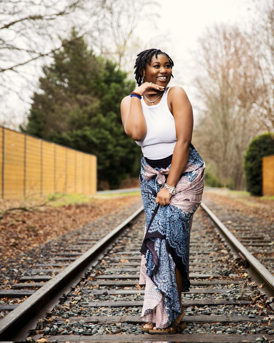 BookLevi's tweet photo. Melanated ☀️🙌🏾
📸: @booklevi 

Model: _.akeiaa

#photography #photographer #model #modeling  #outdoorphotography https://t.co/HuuHVby854