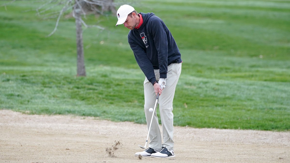 GovsMGO's tweet image. Led by a three-under 6⃣9⃣ from @AVRGolf, three Govs shot even-par or better en route to a 284-290 stroke-play match win over UT Martin on Tuesday! 🎩⛳️

🗞️ --&amp;gt; bit.ly/3LKF3HR

#ASUNMGolf
