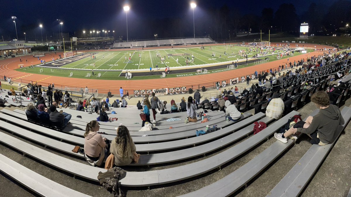 EESPrincipal's tweet photo. This former student invited me to watch him run at tonightโs @CullmanCats track meet. It was something to behold, and he made the podium! Go, Bearcats! #AlwaysEast @tuggle_allison @markstephens22 @clasleaders @AAESACLAS https://t.co/DbDnLDr5MU