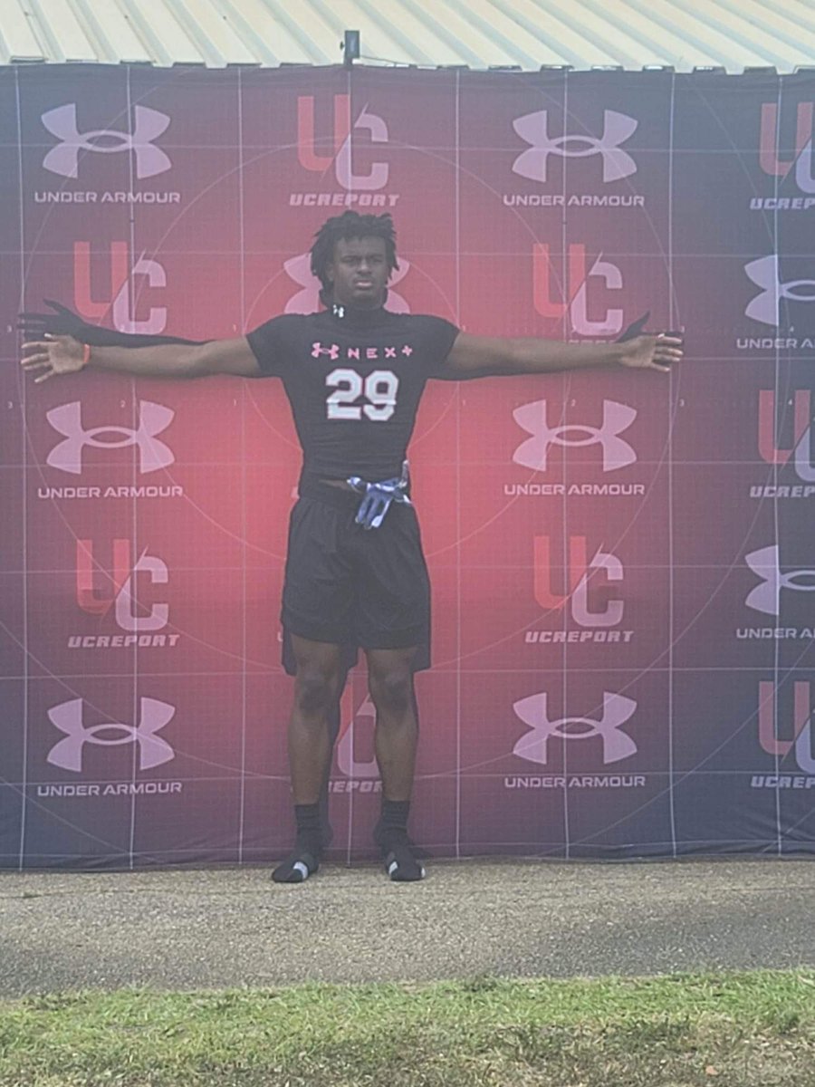 XaviThompson25's tweet photo. ESPN UNDER ARMOUR Camp 🏈  #SayLessPutNWork I only back pedal on the field #Built4Dis #2025CB @ccrusadersfball @TheUCReport @CoachJayKM @HarrisNOFLYZONE @CoachRumph16 @Coach_Addae @CoachJoeyG @dowork_sports @CraigHaubert @247Sports @pnj @DonteThompson20 @MichaelaKavon_ https://t.co/ehYCXAPhAU