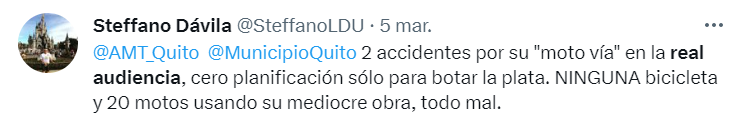 Hanz_Narvaez's tweet photo. ¿Cuál es el criterio técnico para poner una ciclovía en una calle tan estrecha? Conocían que también circulan por la misma calle servicios de transporte que ocupan gran espacio. ¿Se les ocurrió ver algún manual de inclusión de ciclo-rutas o ciclovías? Existen. @Gamanoticiasec https://t.co/In2uFYIhaL