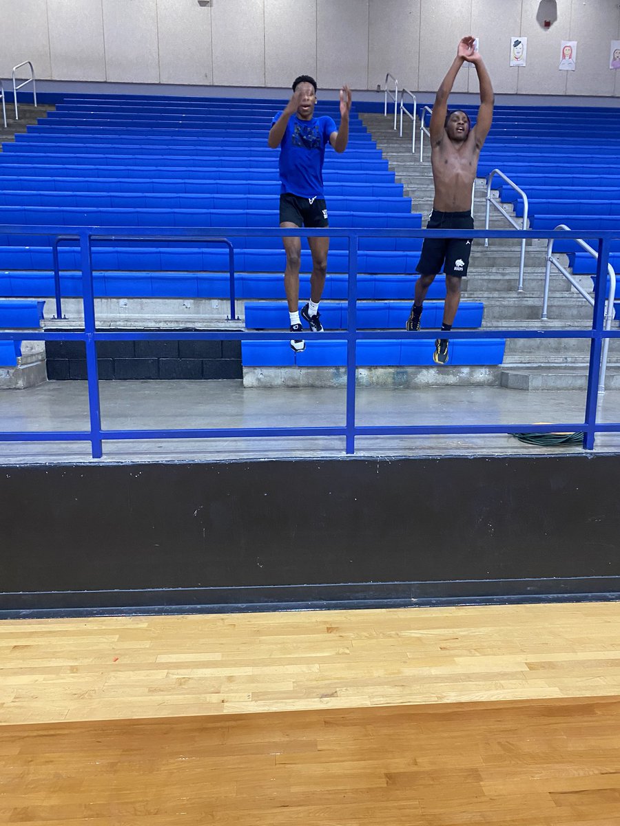 Coach_Mc's tweet photo. @BballPlanoWest getting in some work today @PWSHWolves #323Wolves #Urgency https://t.co/yHewC2A2xq