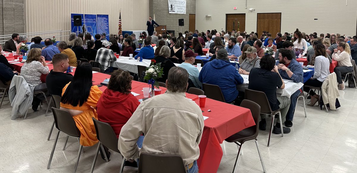 RCCUSD1's tweet photo. Thanks to ⁦@RegOffEd12⁩ for hosting the annual Illinois State Scholars Banquet. https://t.co/idNqDK5Gnq