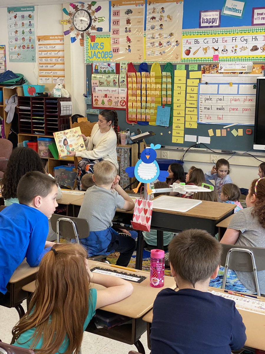 Herkimer_Ag's tweet photo. @HerkimerCSD high schoolers in AFNR class visited elementary classes to read a story and do a planting activity with students on #NationalAgDay! Thanks to Herkimer County @ccecornell Ag Literacy Week each class was given a book and every student planted tomato and basil seeds! https://t.co/Q0YzhjkDiE