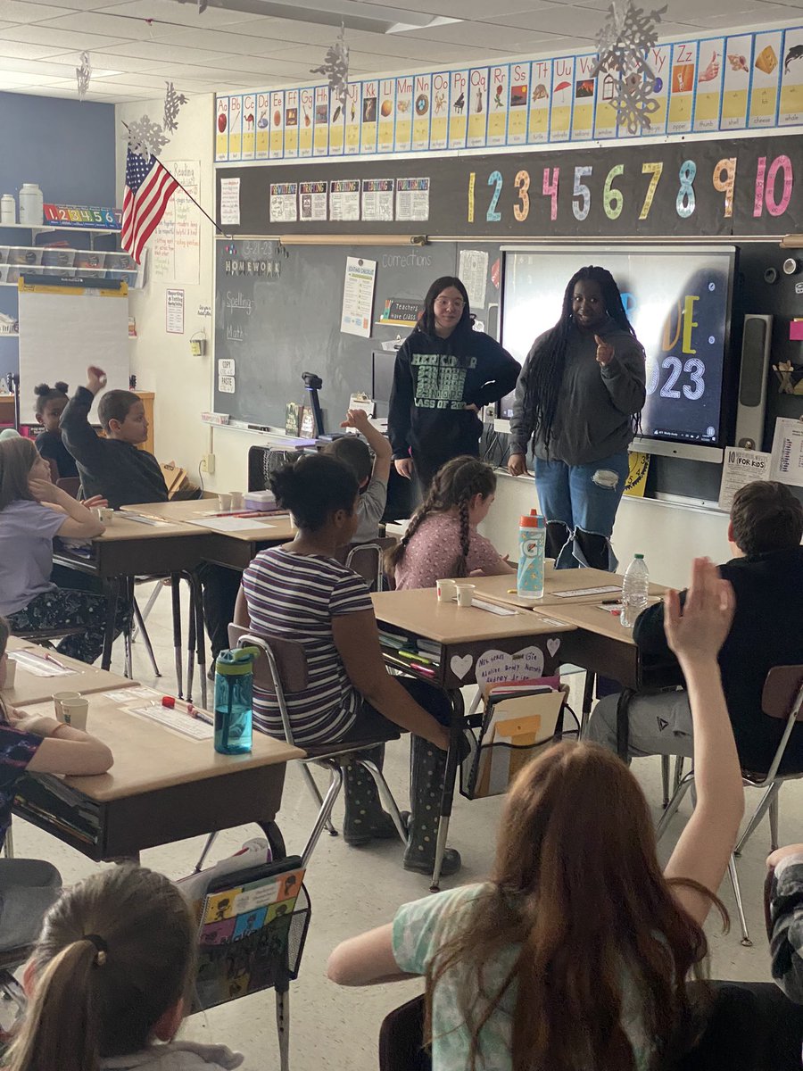 Herkimer_Ag's tweet photo. @HerkimerCSD high schoolers in AFNR class visited elementary classes to read a story and do a planting activity with students on #NationalAgDay! Thanks to Herkimer County @ccecornell Ag Literacy Week each class was given a book and every student planted tomato and basil seeds! https://t.co/Q0YzhjkDiE
