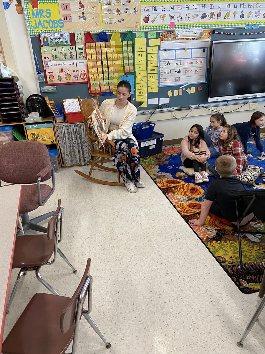 Herkimer_Ag's tweet photo. @HerkimerCSD high schoolers in AFNR class visited elementary classes to read a story and do a planting activity with students on #NationalAgDay! Thanks to Herkimer County @ccecornell Ag Literacy Week each class was given a book and every student planted tomato and basil seeds! https://t.co/Q0YzhjkDiE