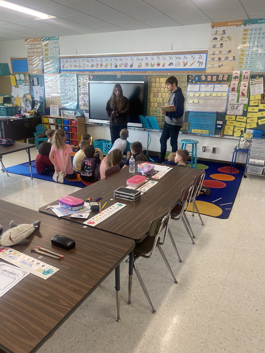 Herkimer_Ag's tweet photo. @HerkimerCSD high schoolers in AFNR class visited elementary classes to read a story and do a planting activity with students on #NationalAgDay! Thanks to Herkimer County @ccecornell Ag Literacy Week each class was given a book and every student planted tomato and basil seeds! https://t.co/Q0YzhjkDiE