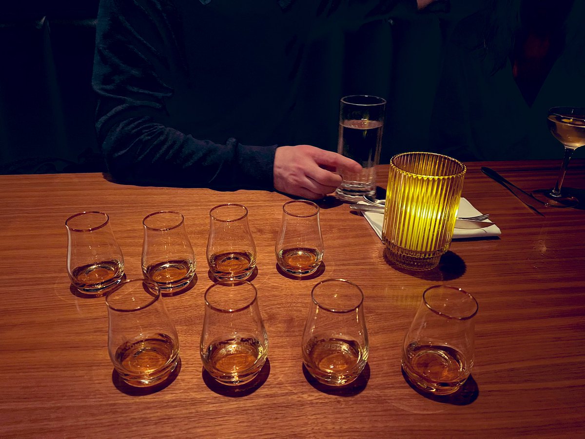 drvijay_agarwal's tweet photo. Good drinks, good food, great friends. With @brh9058 trying to ignore the financial world on the brink of collapse. Last week was one for the ages. #RIPSVB #thanksfed #nowsafestbankever https://t.co/HA7Gg7l7aW
