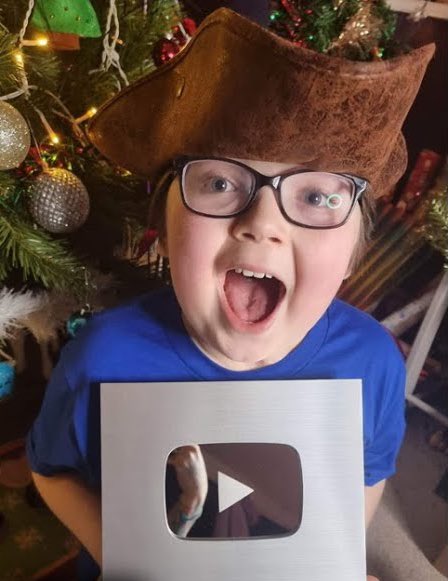 andysignore's tweet photo. 11-Year-Old @KoriKraken’s been fighting against all odds &amp; knows he doesn’t have much time left. His wish is to have 1 million subs, Jack Sparrow himself Johnny Depp helped him past 200k but @MrBeast YOU are his fav YouTuber! A message would mean the world #1MillionSubsForKori https://t.co/WF3AuRoihb