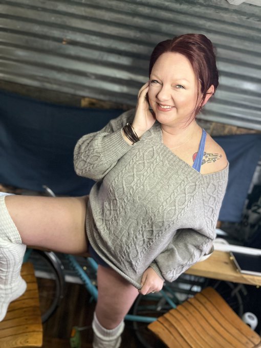 Pssst. Guess what&hellip;I make super hot porn. R/t so everyone knows. #redhead #ginger #mommodels #mommodel<a href="/tag/redhead"class="tags"><span>#redhead</span></a><a href="/tag/ginger"class="tags"><span>#ginger</span></a><a href="/tag/bbw"class="tags"><span>#bbw</span></a><a href="/tag/bbws"class="tags"><span>#bbws</span></a><a href="/tag/mombod"class="tags"><span>#mombod</span></a><a href="/tag/satinpanties"class="tags"><span>#satinpanties</span></a>