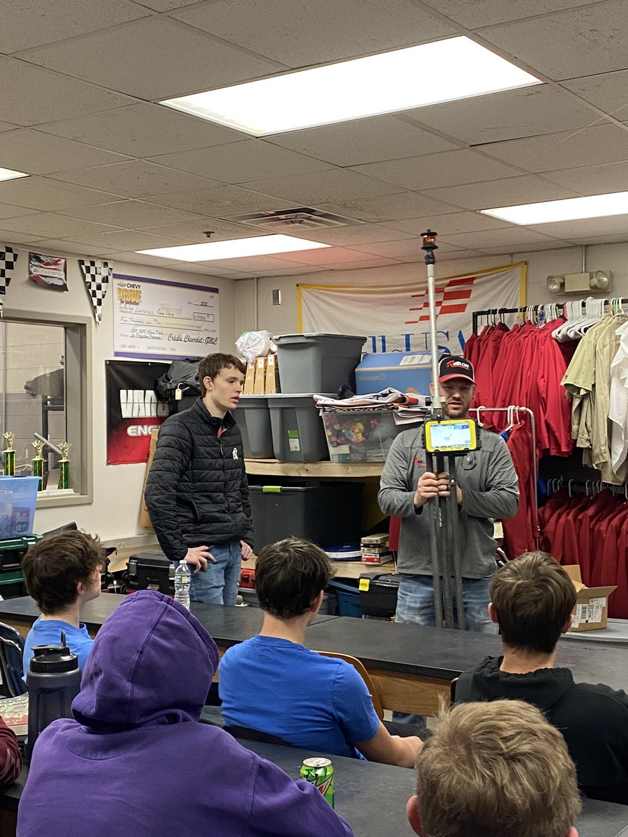 MrZweep's tweet photo. Thank you @roloffconstruction for talking to students about underground utilities, paving and all opportunities within the Roloff company! #lpslions #pride_purple #cementcity #roloffconstruction #teachsts #necareered #ne_sts #shopclass #cte https://t.co/EH4djajeQF