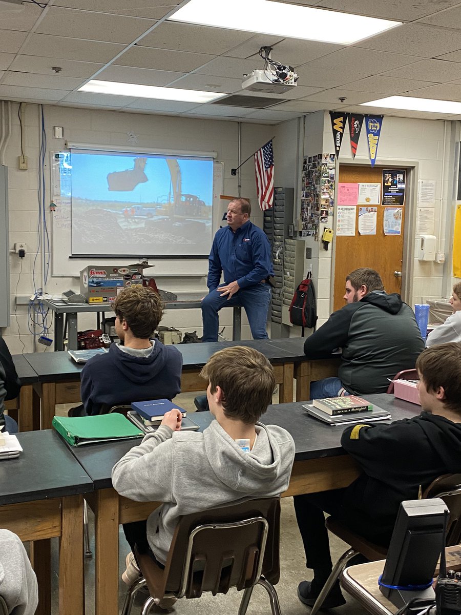 MrZweep's tweet photo. Thank you @roloffconstruction for talking to students about underground utilities, paving and all opportunities within the Roloff company! #lpslions #pride_purple #cementcity #roloffconstruction #teachsts #necareered #ne_sts #shopclass #cte https://t.co/EH4djajeQF