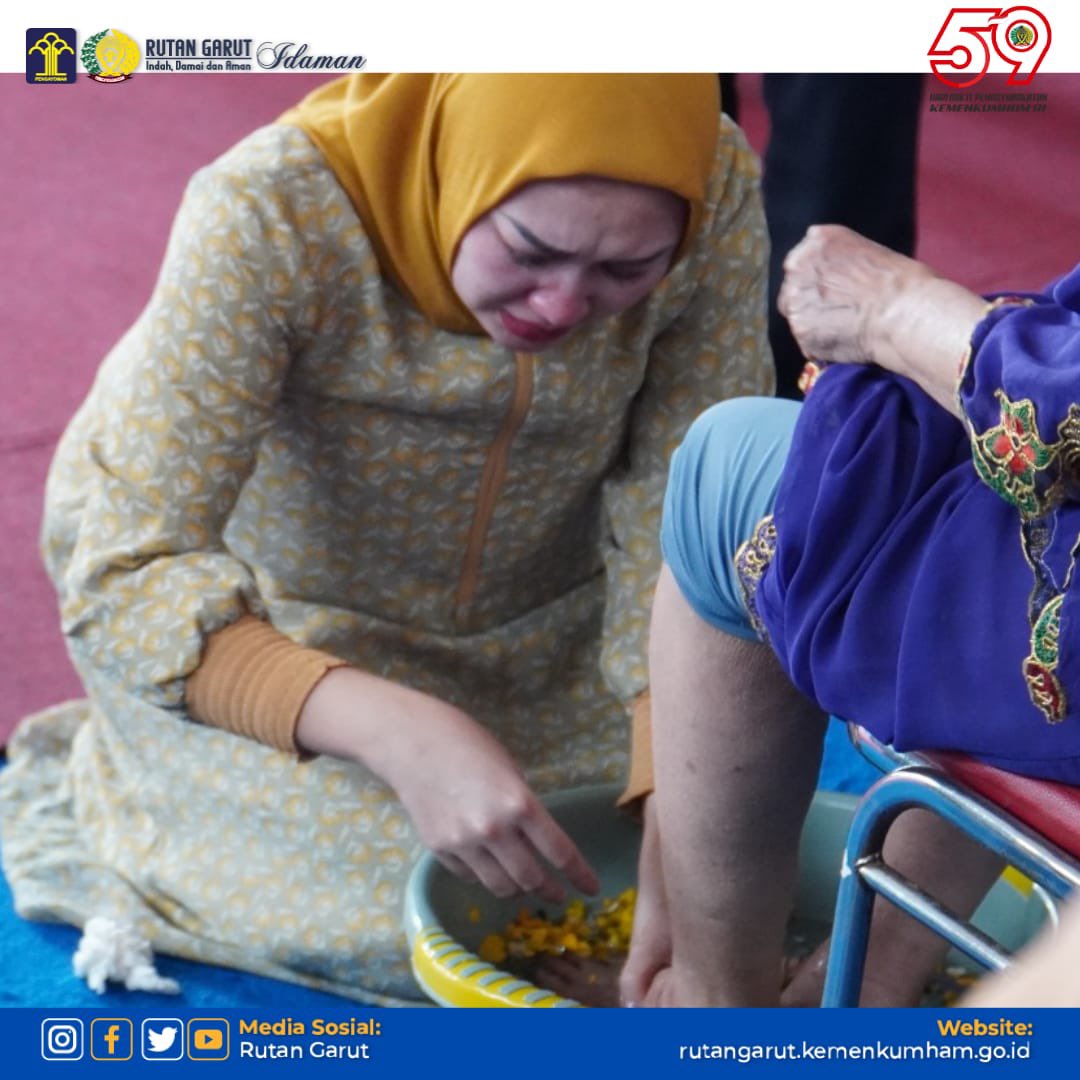 rutan_garut's tweet photo. Pada kegiatan ini dilakukan juga pemeriksaan barang bawaan oleh seluruh pegawai Rutan Garut demi menjaga keamanan dan ketertiban selama kegiatan berlangsung. 

Kemenkumham Jabar
R. Andika Dwi Prasetya
#KemenkumhamJabar 
#RAndikaDwiPrasetya https://t.co/dgBgTJf8ig