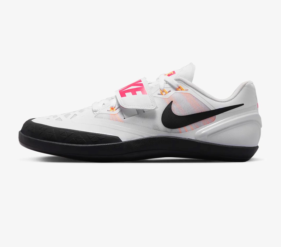 _Eas10G_'s tweet photo. @nikestore When will a size either 10.5 or 11 be back in stock? I’ve been wanting these for so long but have never seen them in my size https://t.co/ADksCX3hKy