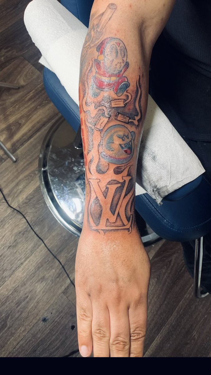 Itsramboray's tweet photo. Finished my right forearm half sleeve 🔥🔥🔥😊🖋️ and hit my shoulders 
Tat artist: @fuckin_dean_ 

#tattoo #tatlife💉 #ink #newink #inkmywholebody  #halfsleevetattoo #Mighty #Big39 https://t.co/u7EtM3uAnx