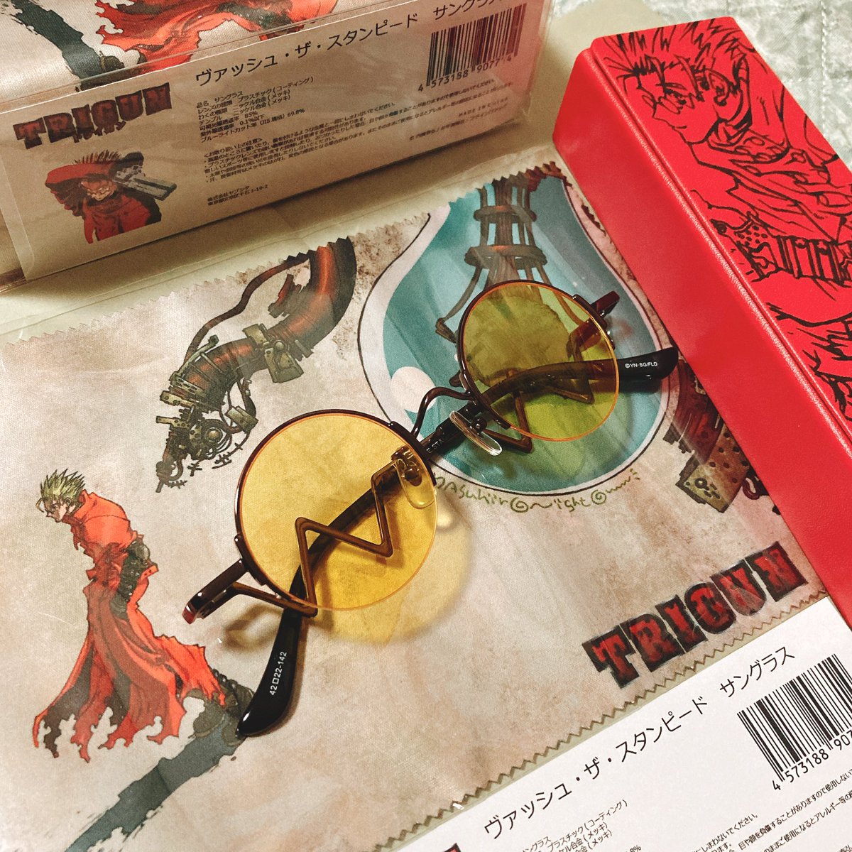 83111_831's tweet photo. 本体get! 
关税好贵啊(���哭
#TRIGUN https://t.co/LpKc1OmSp0