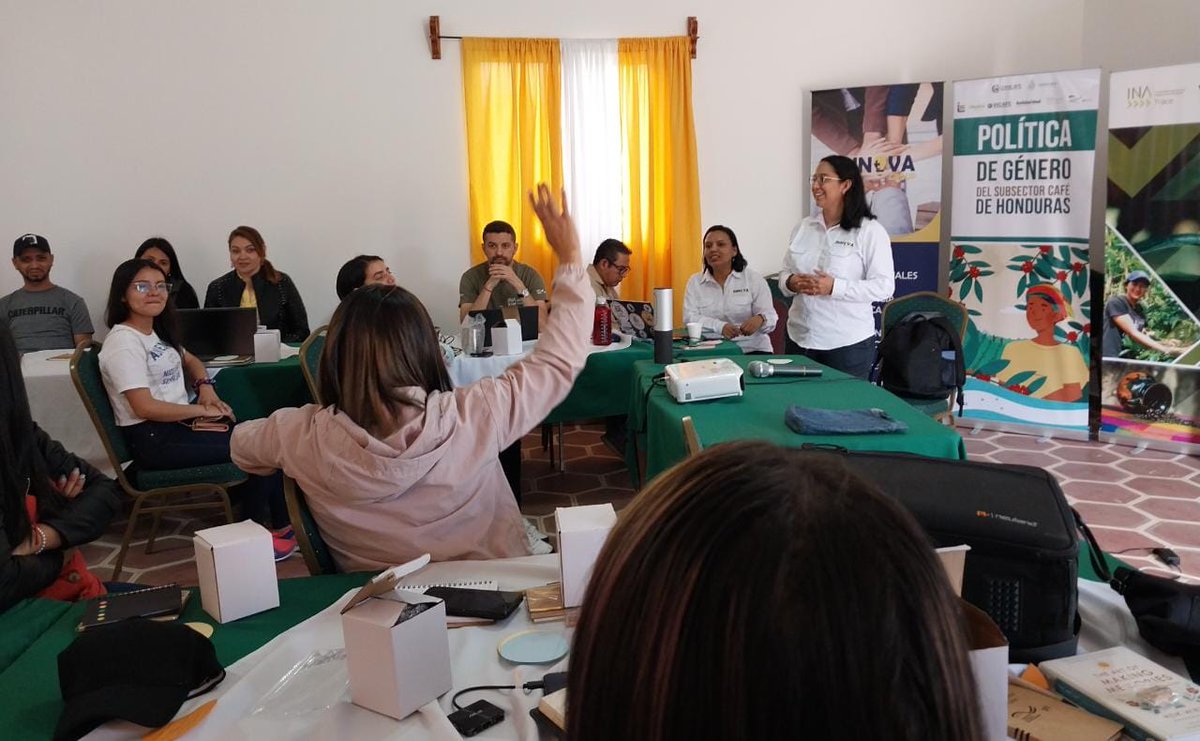 GizHonduras's tweet photo. Como jornada inicial #INNOVAGROUP aborda temas sobre habilidades blandas, la comunicación, planificación y gestión del tiempo. https://t.co/jjVdHdTqa5