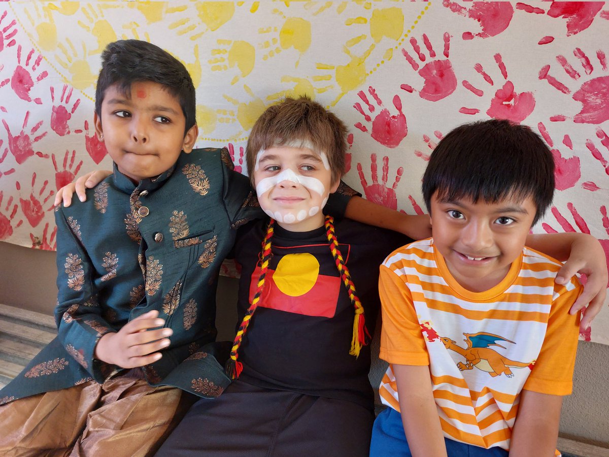 AnneFusco8's tweet photo. 🧡Happy Harmony Day 2023 from everyone at OLOL! 😀 @CatholicEdWA @Blakey2308 @JosephineVivan1 @LianaMagri  @Eli_Crutto  @GeilesJessica https://t.co/SH6zbQqD7u