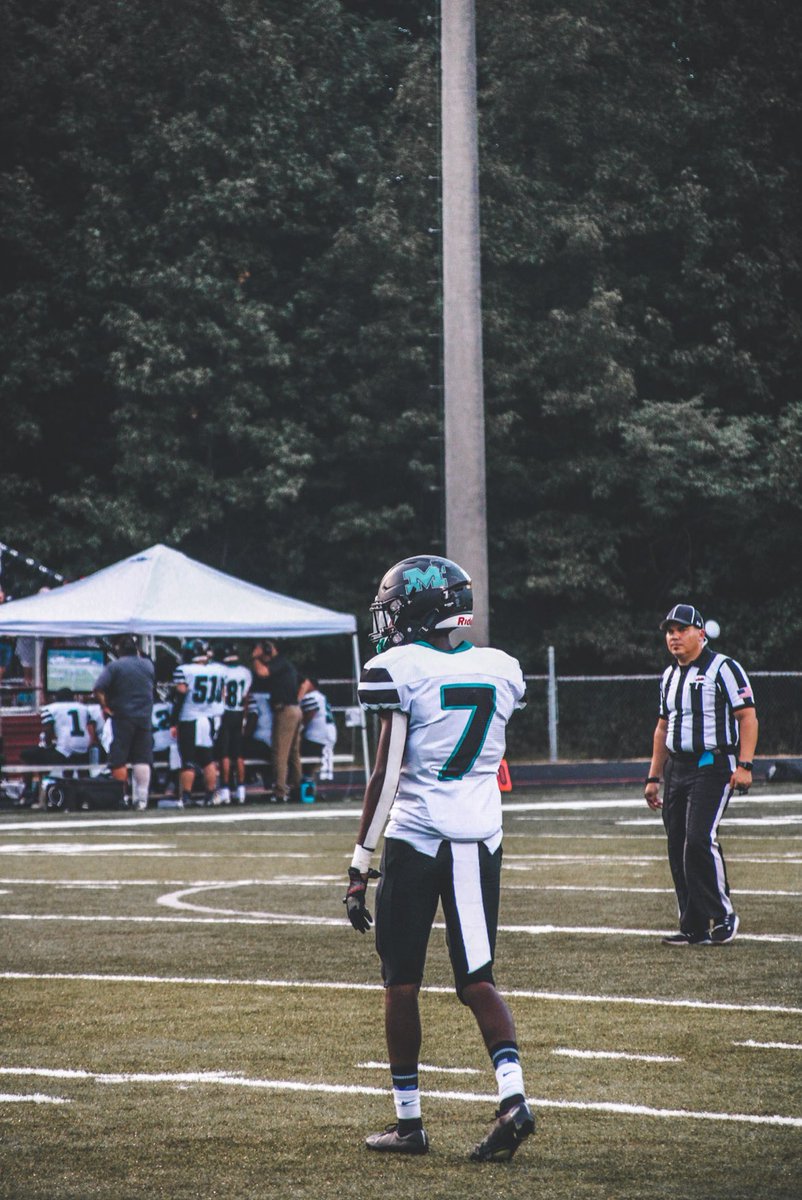 JaylenWilson3x's tweet photo. After a great conversation with @CoachRalphClark I’m blessed to have an offer opportunity @Albright_FBall !! #Lionup ❤️🖤
@ejludden @BlackD_football https://t.co/FOt6ydJUZw