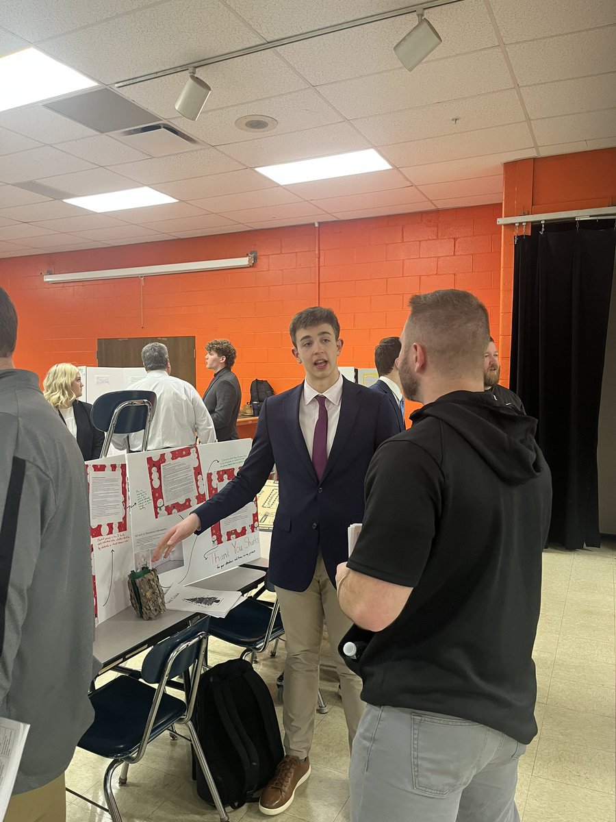 AndersonFBLA's tweet photo. FBLA’s annual shark tank competition!! Thank you to all of our judges😁 #FBLA #SharkTank https://t.co/wP8XkAGORr