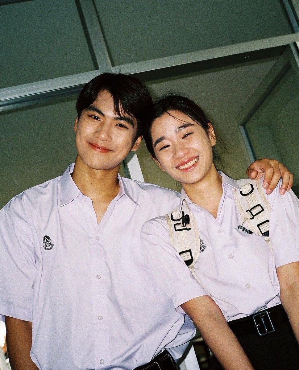 Tu_ttwOfficial's tweet photo. ✨Happy Birthday TO : @ohmpawatt ✨

🧡 ขอให้พี่โอมมีความสุขในวัย 23 ปีเยอะๆ คิดสิ่งใดก็ขอให้ประสบผลสำเร็จในทุก ๆ ด้าน เติบโตอย่างแข็งแกร่ง ขอให้มีคนรักและโอบกอดพี่โอมอยู่รอบๆตัวนะคะ เบิ้บบู🧡

#HBD23rdOHMPAWAT
#tontawan_t https://t.co/qBx2d0L2TR