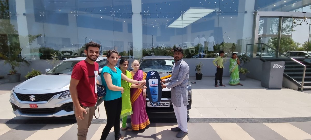 109Sarang's tweet photo. #One_year Last year this day she gave the greatest gift that we would ever thought of, it is the greatest pleasure to see all of us in one frame once again after many years with a new car. Also, a greatest gift to my father!
Thank you so much!
- April 2, 2022
Happy gudi padwa✨ https://t.co/bykFRh2EoH