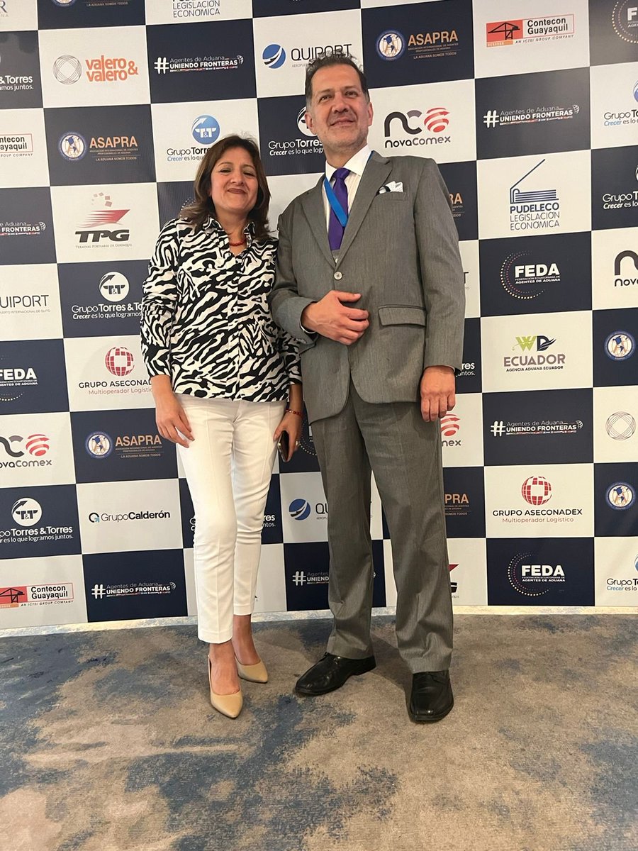 EcuaSigad's tweet photo. Nuestro Gerente General Regional de @SoporteEditrade Alejandro Pino Molina compartiendo con Jacqueline Mogollon, Supervisora de Agencia SACPC S. A.
¡Gracias por compartir con nosotros en el III Encuentro Internacional de Agentes de Aduana!
#Editrade #AgentesDeAduana https://t.co/Er0Hfz33up