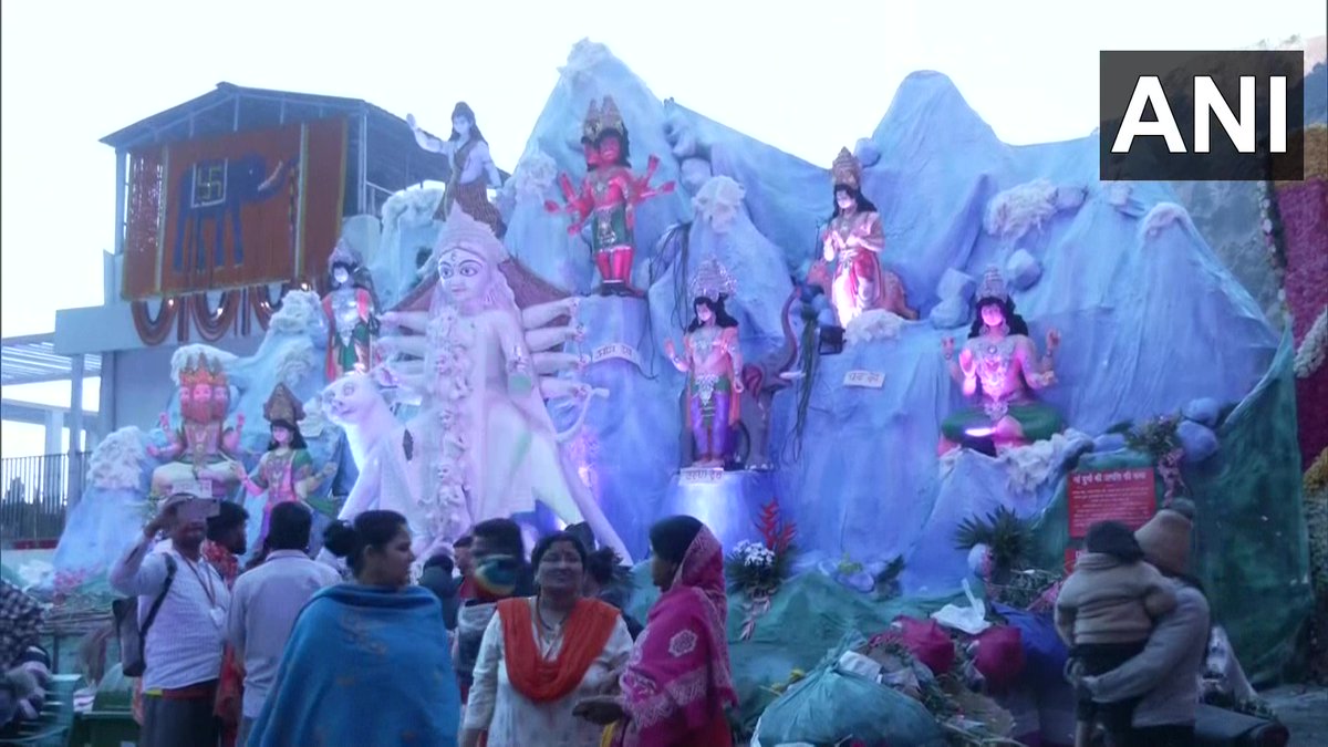 ANI's tweet photo. J&amp;K | Devotees offer prayers at Mata Vaishno Devi temple in Katra on the first day of Chaitra Navratri. https://t.co/EmRbXcKtnL