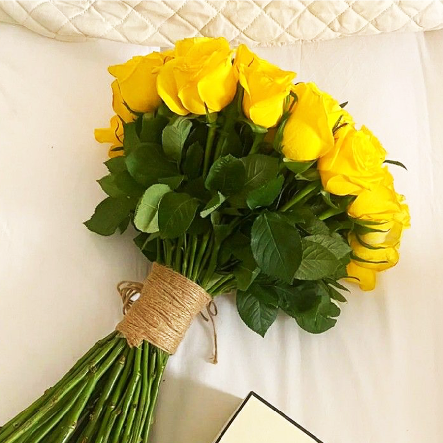 _Luz_Morales_'s tweet photo. las flores que le envié a @scenequeenana, hace mucho no nos vemos, pero siempre será mi mãe en el corazón https://t.co/IitgXWKyt3